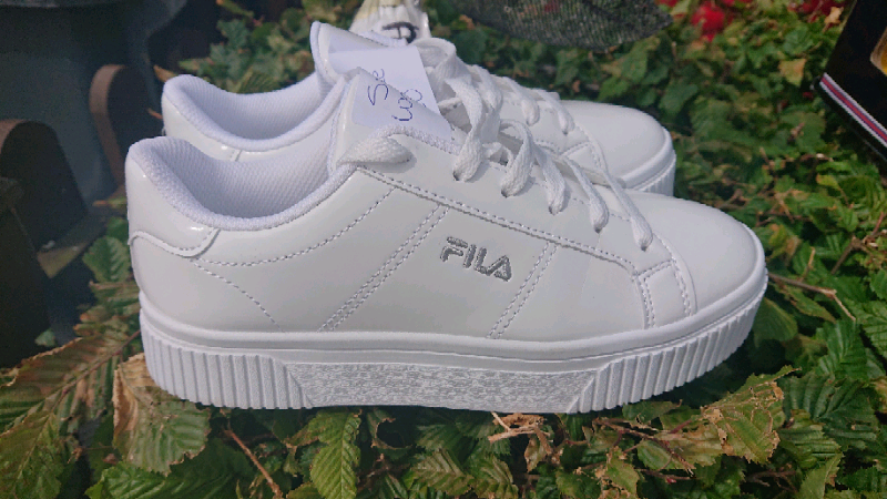 fila white trainers size 3